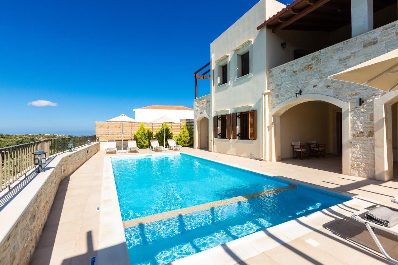 Ilys Home, A Country-chic Retreat With Pool & Bbq, By Thinkvilla