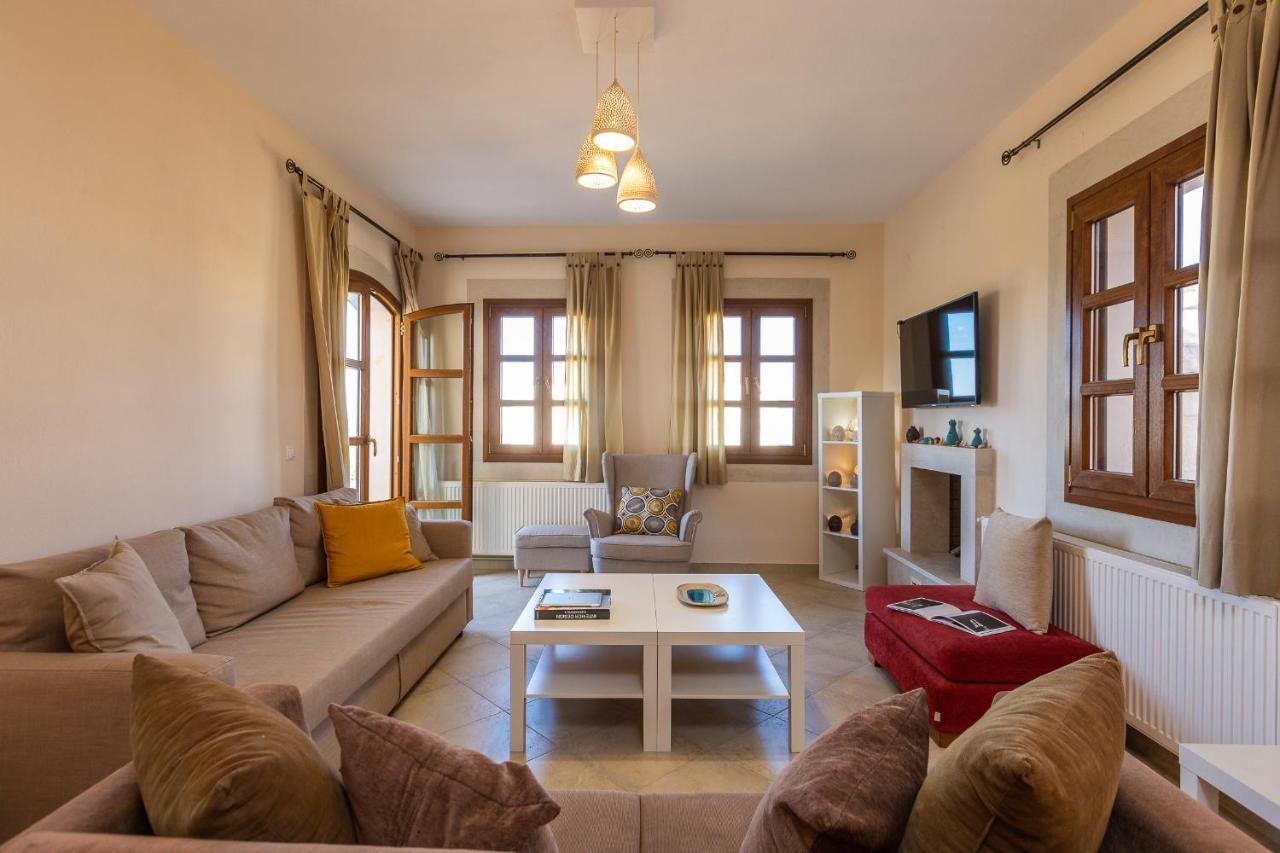 Ilys Home, Country Retreat, By Thinkvilla * Margarítai